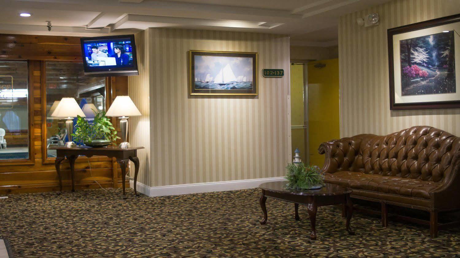 Red Roof Inn & Suites Newport - Middletown, Ri Exterior foto